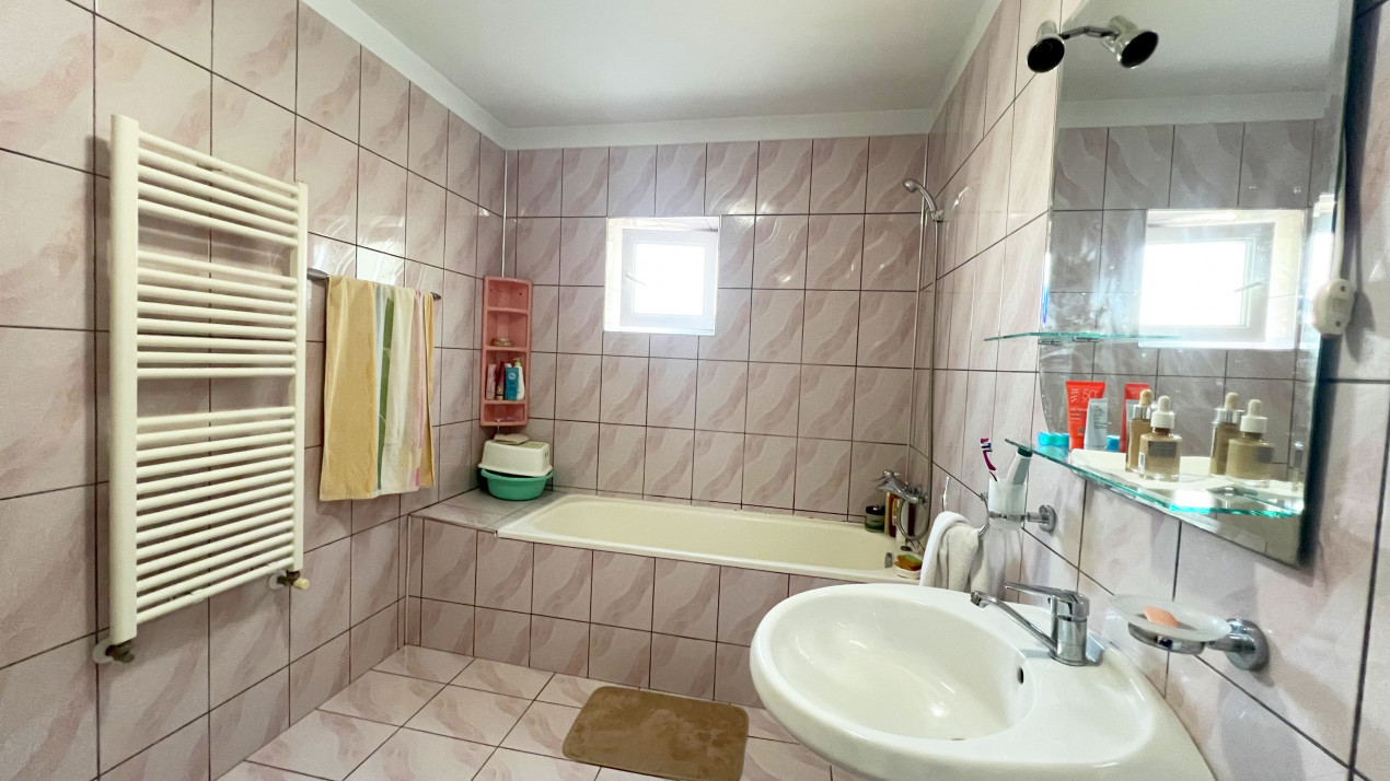 Casa individuala 5 camere I Posibil spatiu comercial I 300 mp I Parcul Lacul Tei