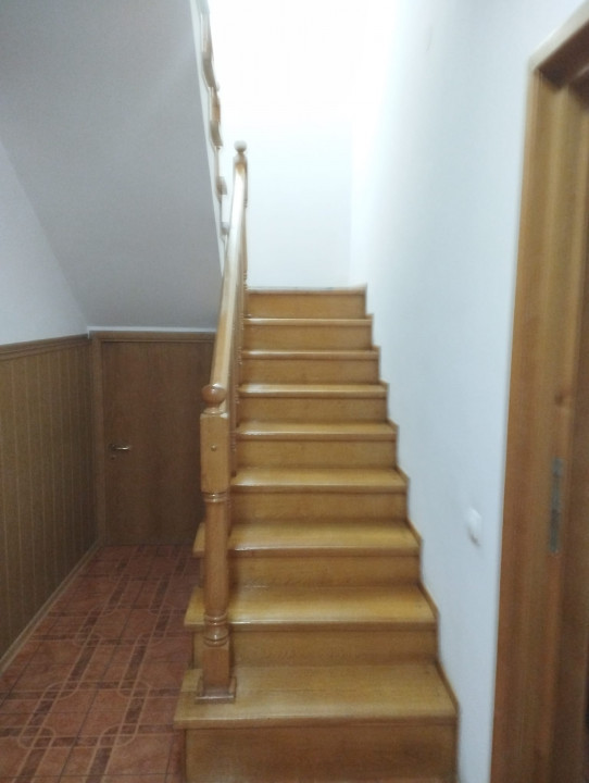 Casa individuala 5 camere I Posibil spatiu comercial I 300 mp I Parcul Lacul Tei