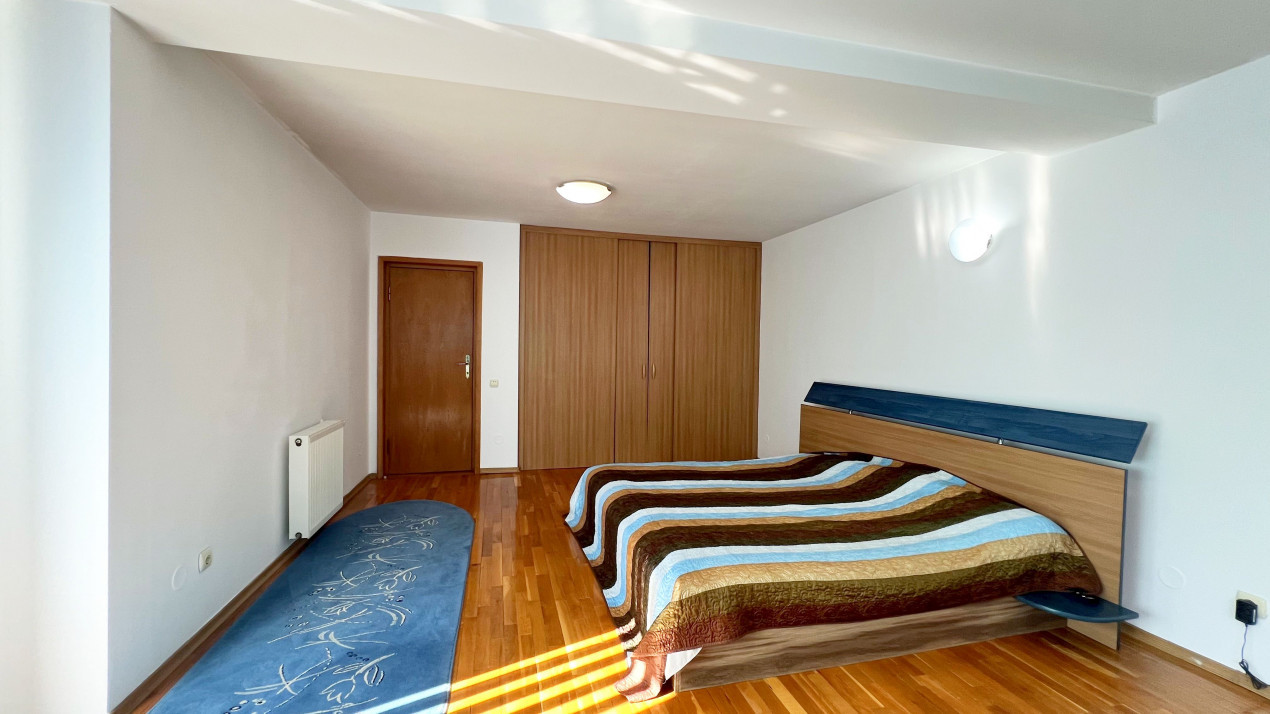 Casa individuala 5 camere I Posibil spatiu comercial I 300 mp I Parcul Lacul Tei