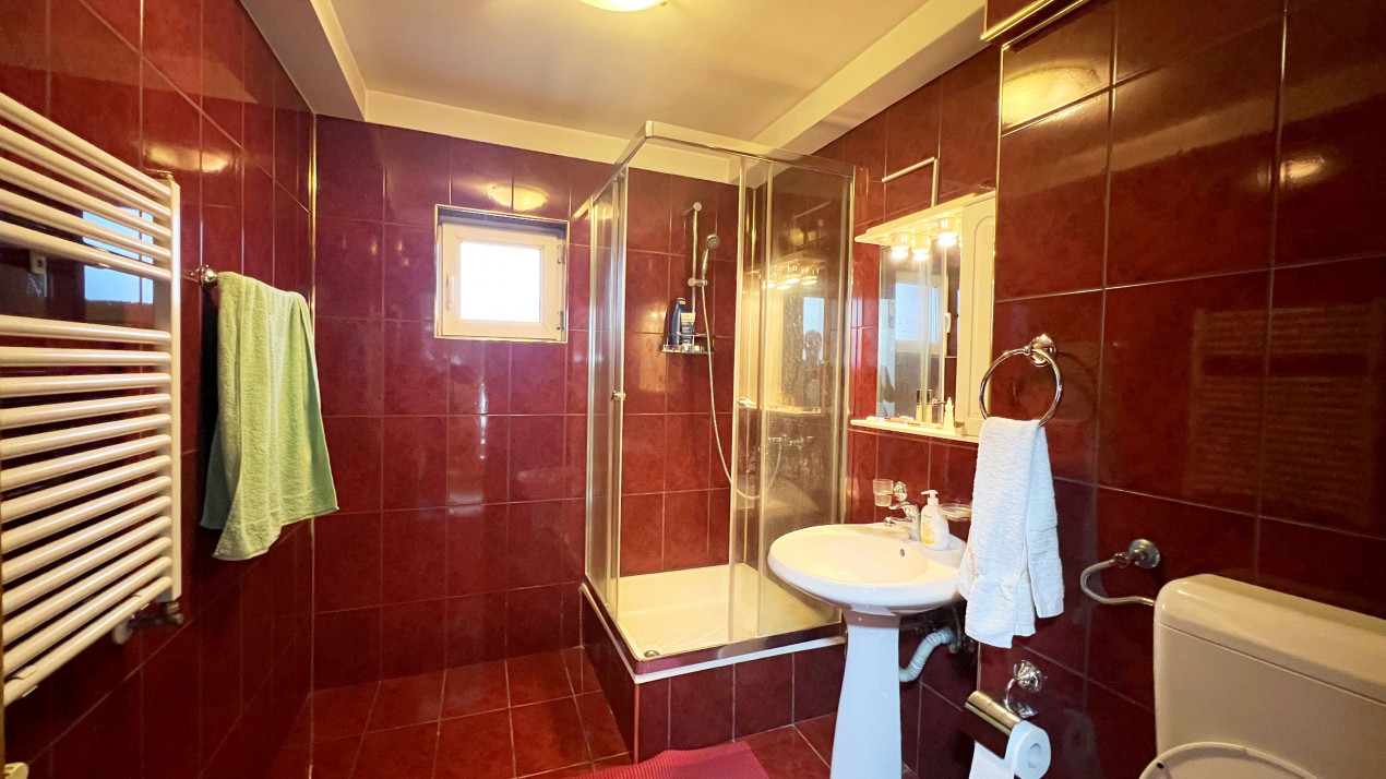 Casa individuala 5 camere I Posibil spatiu comercial I 300 mp I Parcul Lacul Tei