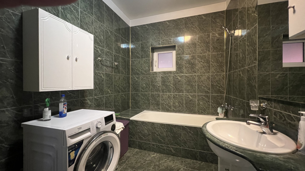 Casa individuala 5 camere I Posibil spatiu comercial I 300 mp I Parcul Lacul Tei