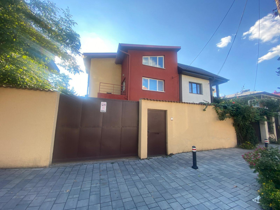 Casa individuala 5 camere I Posibil spatiu comercial I 300 mp I Parcul Lacul Tei