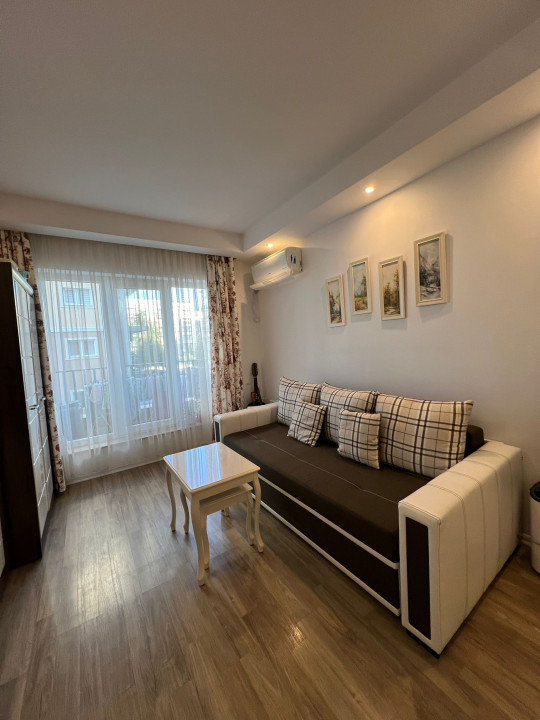 Apartament 2 camere in Complexul Cosmopolis, decomandat + parcare inclusa