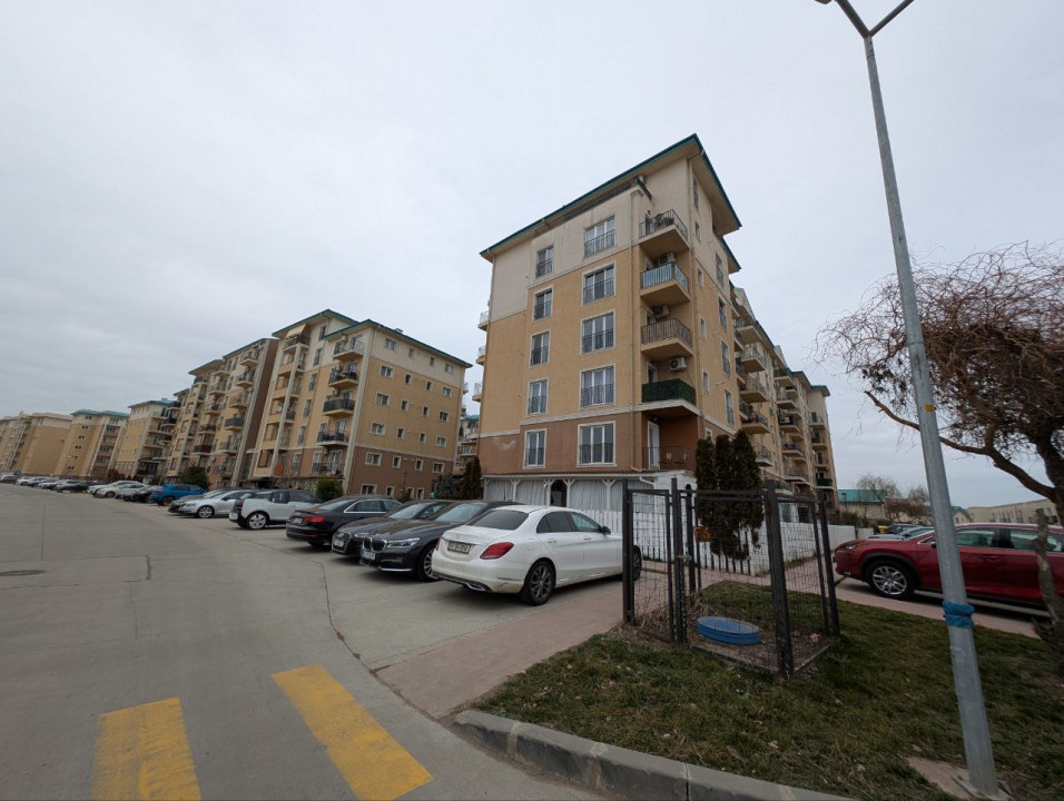 Apartament 2 camere in Complexul Cosmopolis, decomandat + parcare inclusa