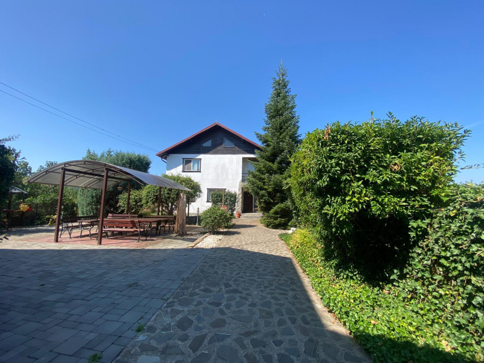 Pensiune la cheie  + casa in inima naturii, teren - 2400 mp, 5