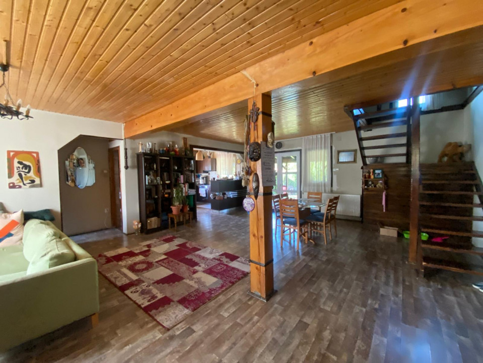 Pensiune la cheie  + casa in inima naturii, teren - 2400 mp, 5