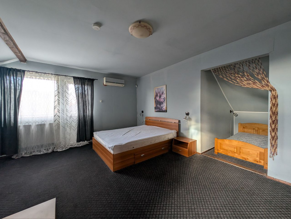 Pensiune la cheie  + casa in inima naturii, teren - 2400 mp, 5