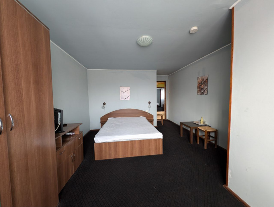 Pensiune la cheie  + casa in inima naturii, teren - 2400 mp, 5