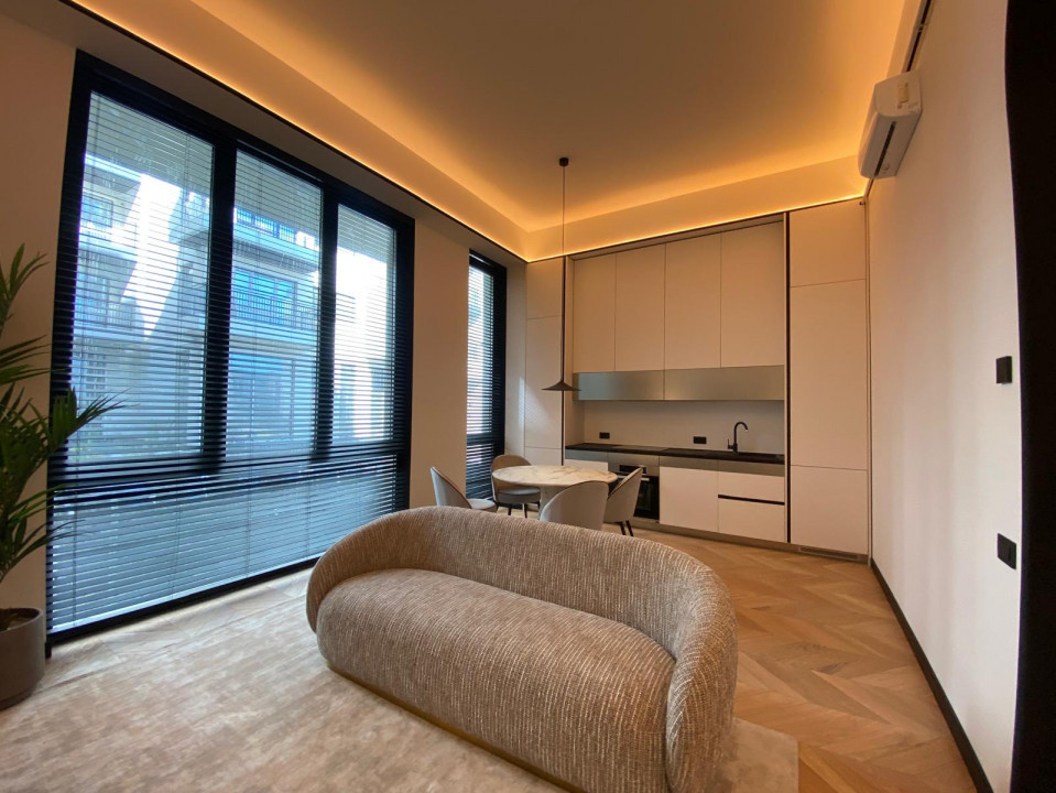 Apartament  spatios cu 4 camere si balcon generos în cartier rezidential modern
