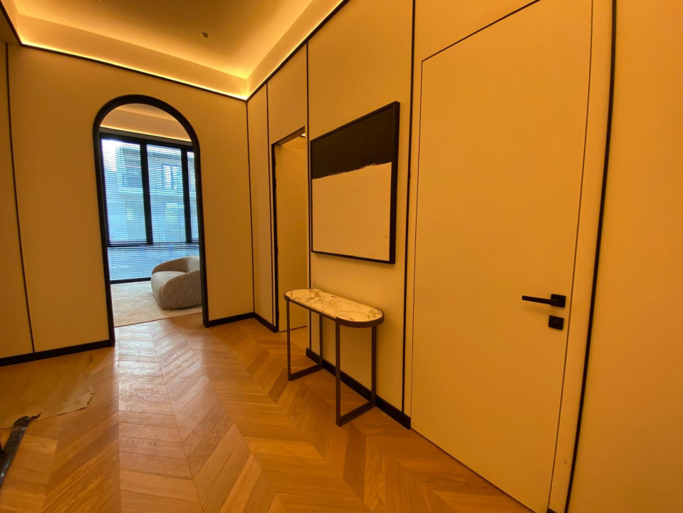 Apartament  spatios cu 4 camere si balcon generos în cartier rezidential modern