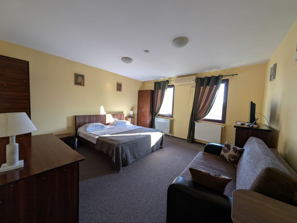 Oportunitate pentru investitie, Spatiu Comercial + Cladire cu 4 garsoniere