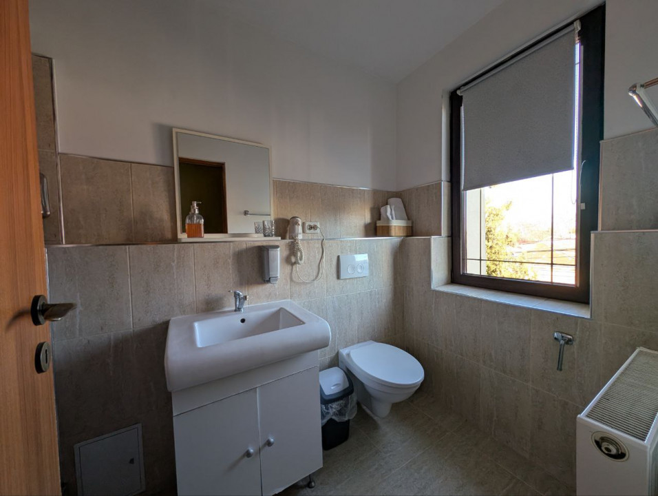 Oportunitate pentru investitie, Spatiu Comercial + Cladire cu 4 garsoniere