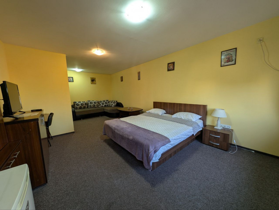 Oportunitate pentru investitie, Spatiu Comercial + Cladire cu 4 garsoniere