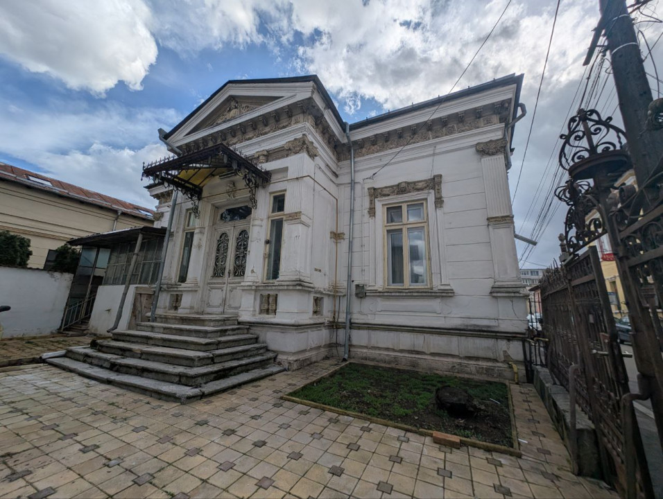 Spatiul comercial/Cladire de birouri/160 mp