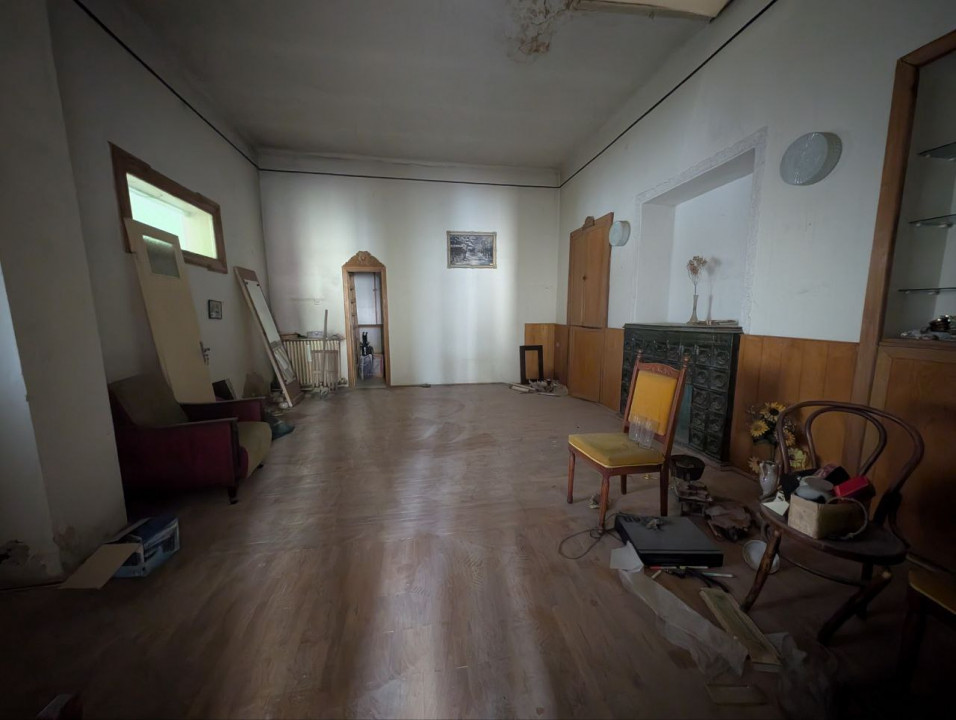 Spatiul comercial/Cladire de birouri/160 mp