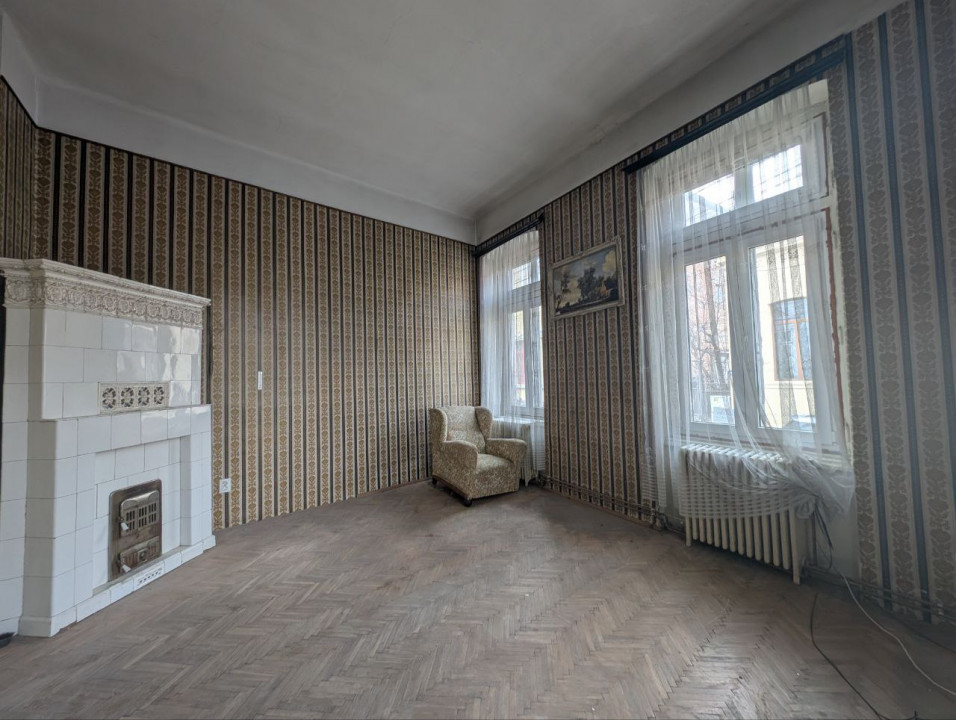 Spatiul comercial/Cladire de birouri/160 mp