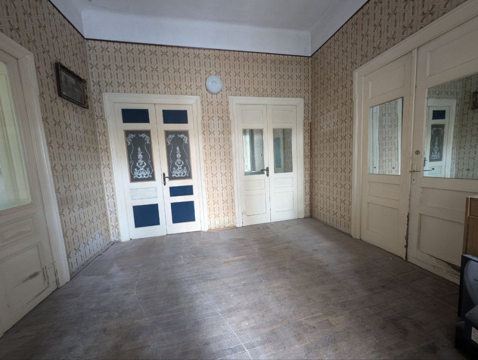 Spatiul comercial/Cladire de birouri/160 mp