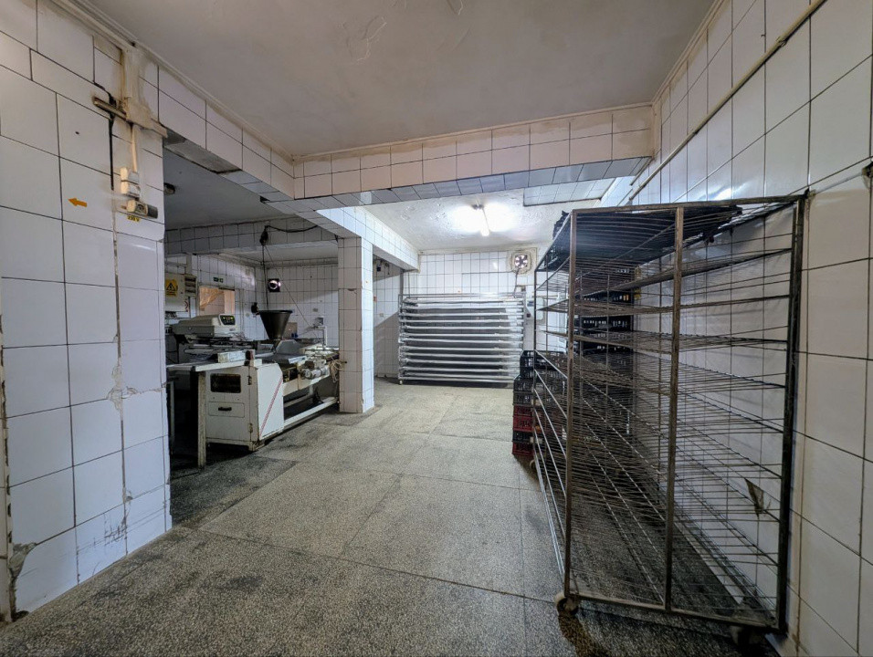 Spatiul Comercial Stradal+Teren  /Oportunitate de investitie/Valenii de munte