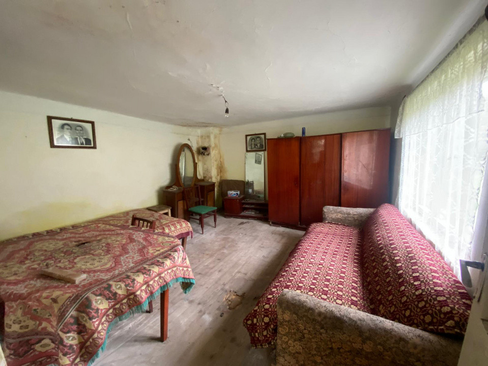 Casa bătrînească + Teren 1190 mp
