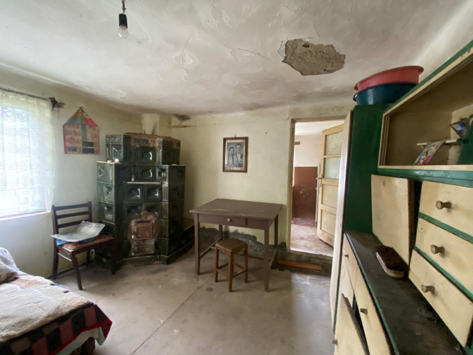 Casa bătrînească + Teren 1190 mp