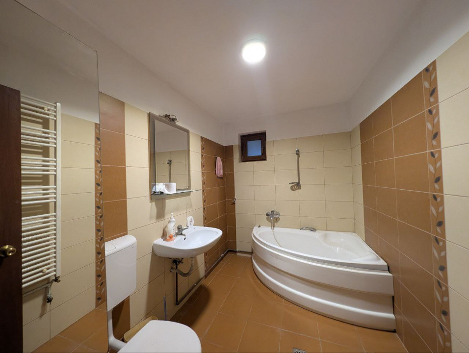 Casă nemobilata de închiriat în Malu Roșu -ideala pentru locuit sau afacere