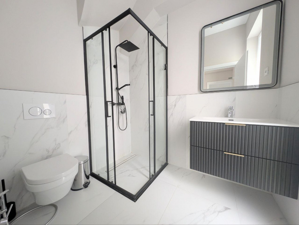 Apartament modern cu terasa - De închiriat