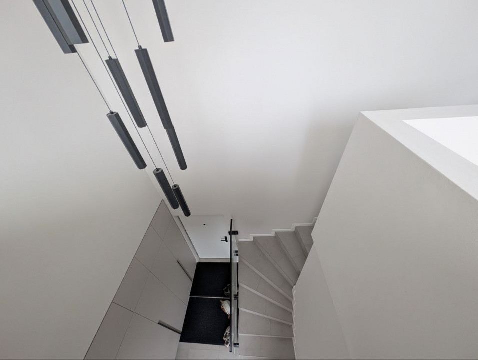 Apartament modern cu terasa - De închiriat