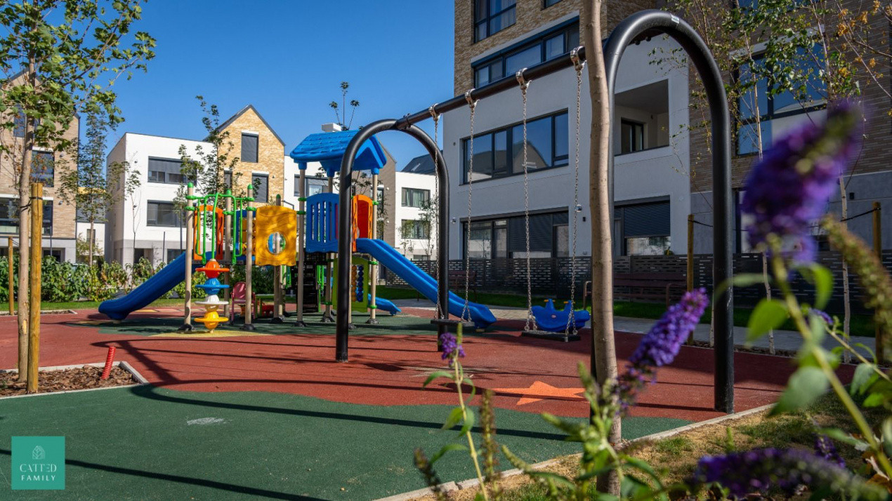 Apartament modern cu terasa - De închiriat