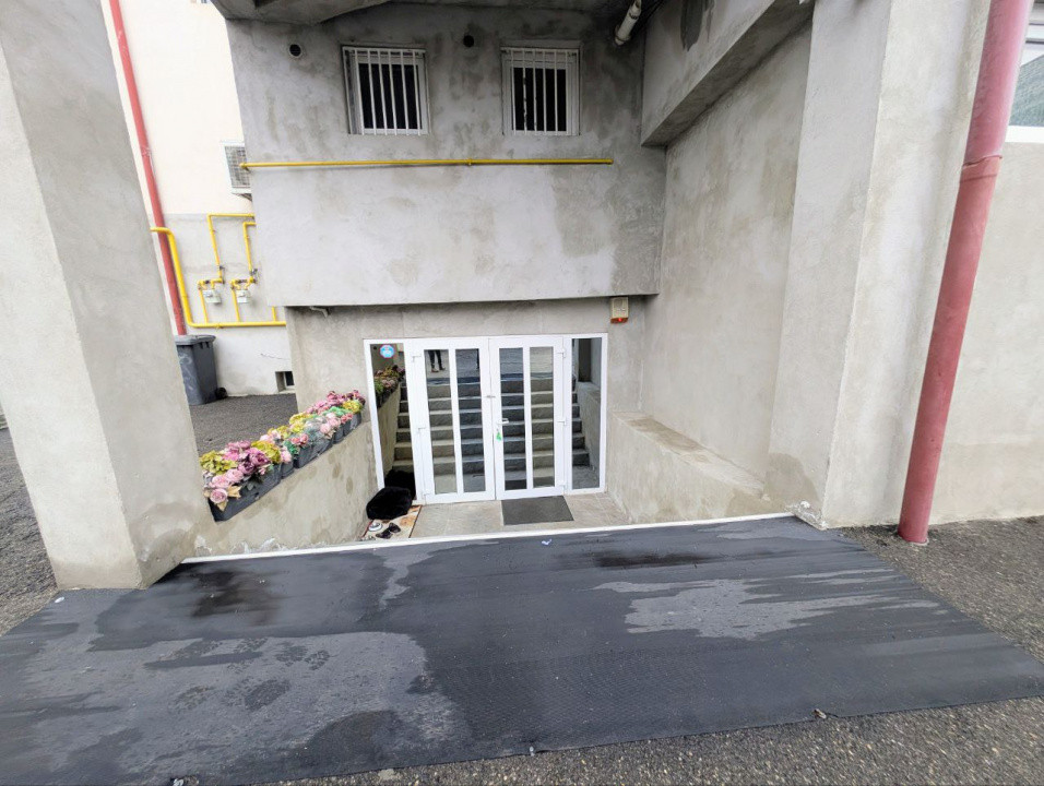 Spatiu Comercial 350 mp, cu parcare - Zona Cantacuzino