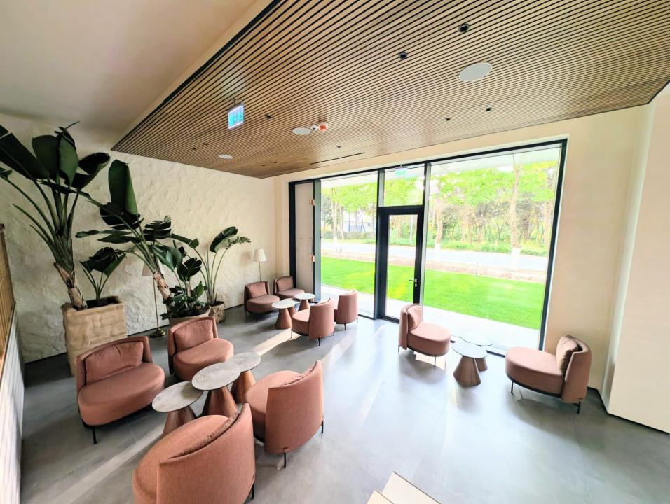 Apartament de lux cu vedere la mare/comfort și liniște /parcare subterană
