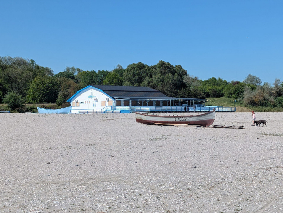 Apartament de lux cu vedere la mare/comfort și liniște /parcare subterană