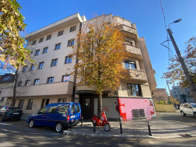 Închiriere cladire de birouri  - Zona Foisor de Foc