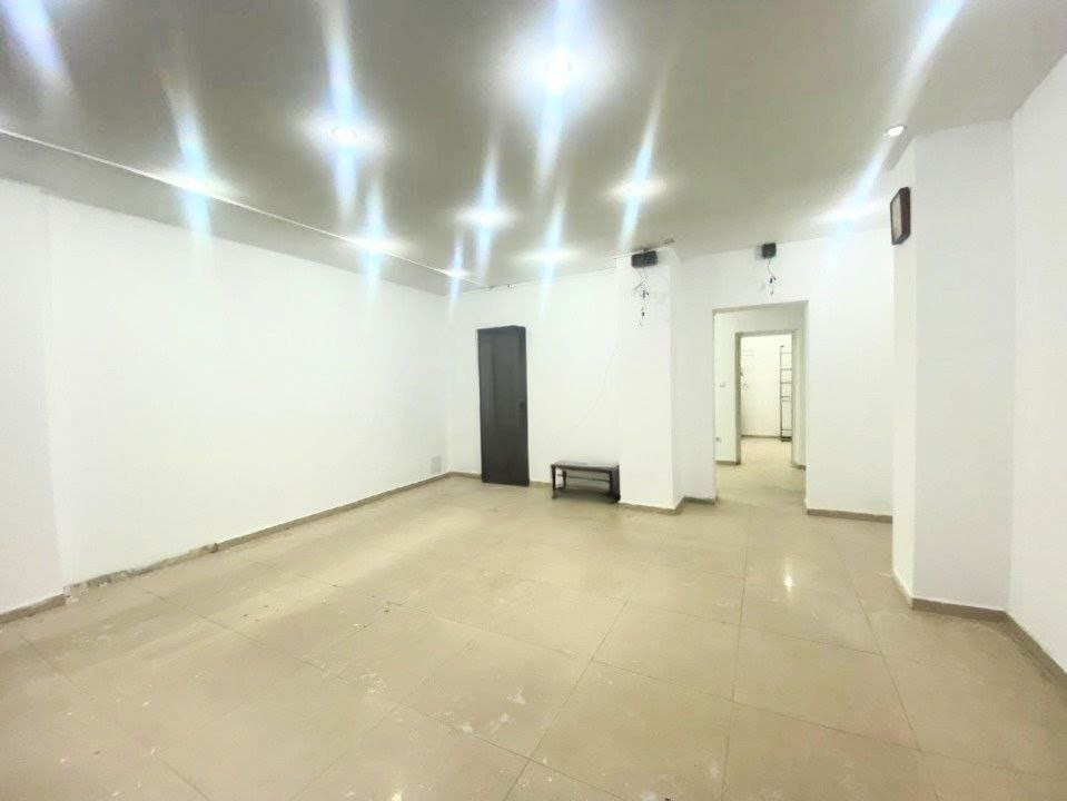 Spatiu Comercial - Stradal, 70 mp , bd.Republicii