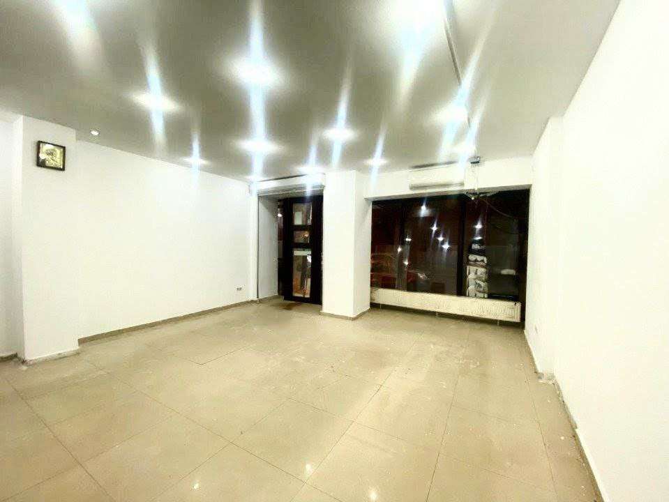 Spatiu Comercial - Stradal, 70 mp , bd.Republicii